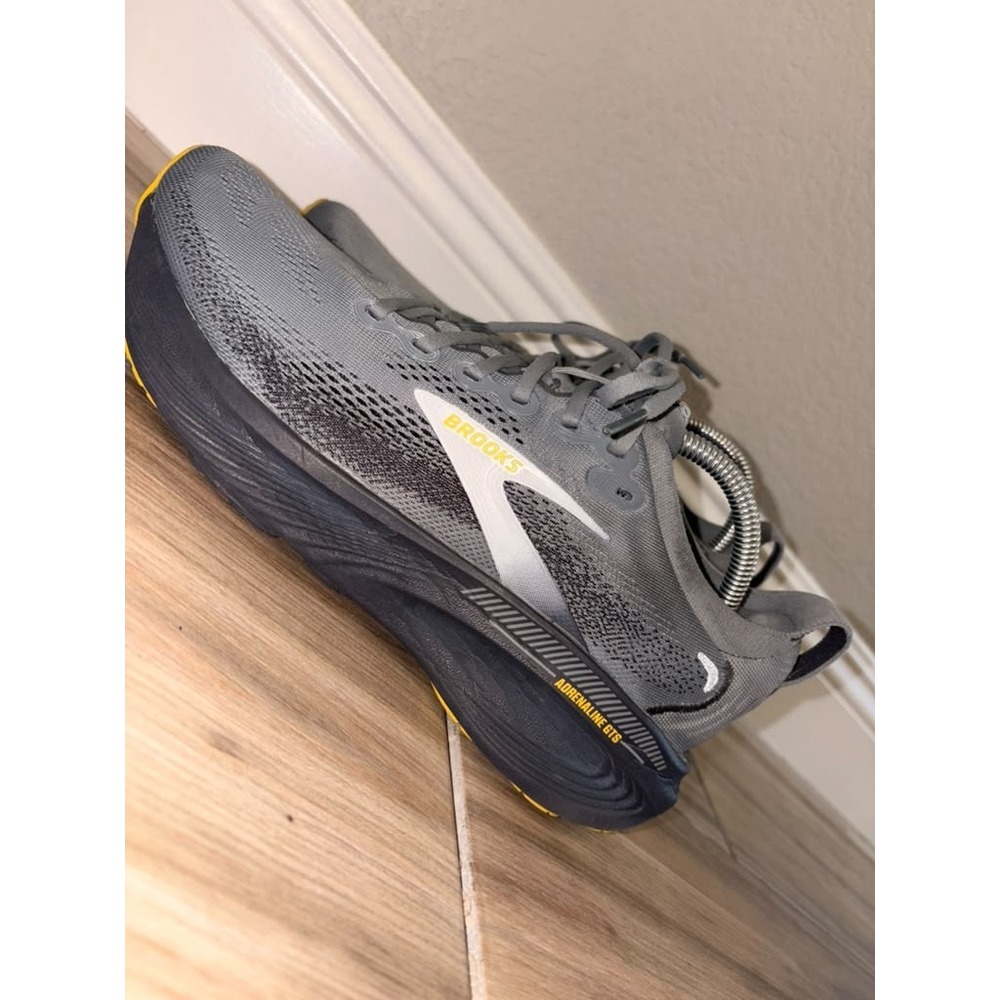 Brooks Adrenaline GTS 25 Men's Size 9 Primer Grey 2E Wide US